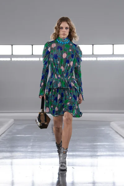 Look 9